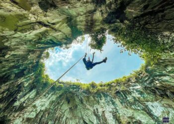 Hà Giang có một hố sụt đẹp như dựng từ phim Hollywood ít người biết