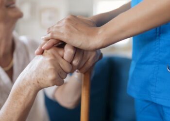 Hướng dẫn chăm sóc sức khỏe tại nhà cho người F0