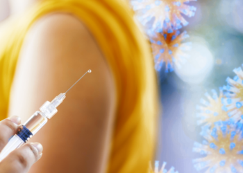 Hướng dẫn mới về khám sàng lọc trước khi tiêm vắc xin Covid-19