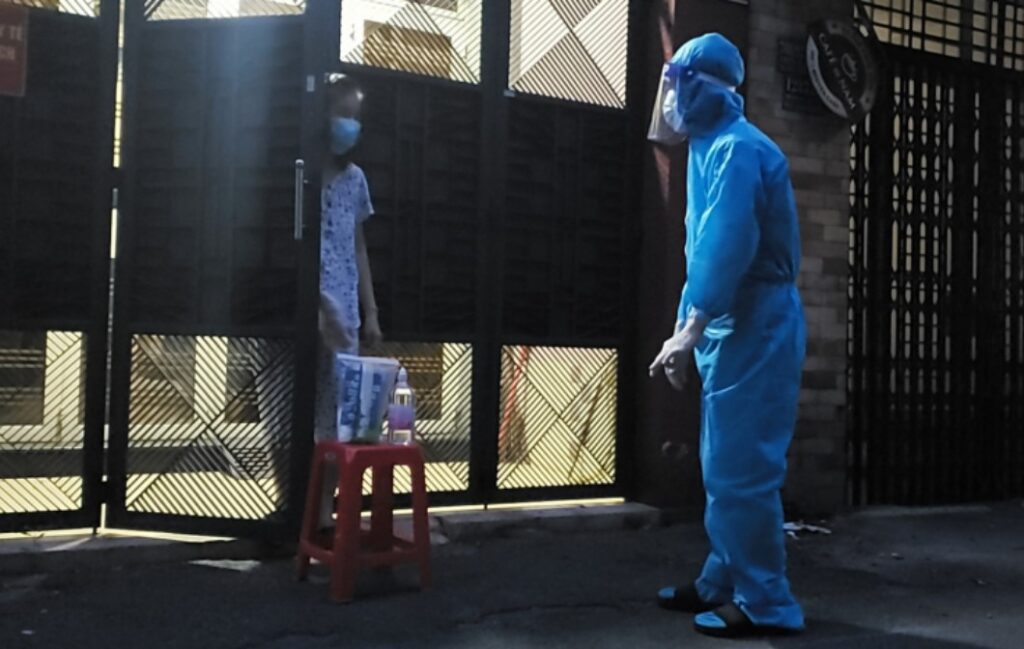 Hướng dẫn gói chăm sóc sức khỏe tại nhà cho người F0