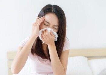 Hướng dẫn chăm sóc người mắc Covid-19 cách ly tại nhà