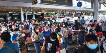 Yêu cầu làm rõ việc tăng giá vé máy bay đến TP.HCM