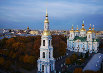 Ngắm những nhà thờ đẹp như bước ra từ cổ tích của nước Nga