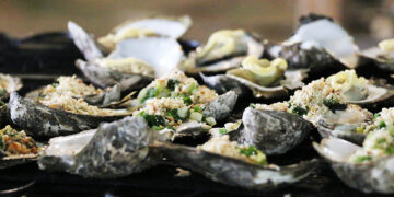 Mách cách đi biển Sài Gòn ăn hải sản tươi ngon