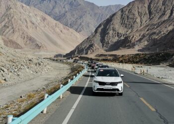 Kể chuyện đường xa: Cao tốc cao nhất thế giới, hồ nước lớn nhất Trung Quốc