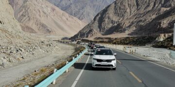 Kể chuyện đường xa: Cao tốc cao nhất thế giới, hồ nước lớn nhất Trung Quốc