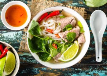 Phở bò vào top 10 món có nước dùng từ thịt ngon nhất thế giới