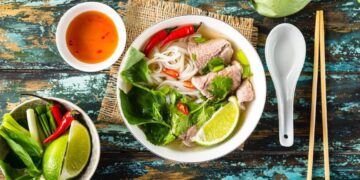 Phở bò vào top 10 món có nước dùng từ thịt ngon nhất thế giới