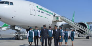Đón chuyến bay đầu tiên của Turkmenistan Airlines đến TP.HCM ngày 6/3