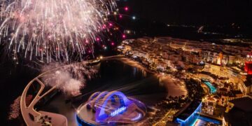 Kinh ngạc với show diễn đỉnh cao trên mặt biển Phú Quốc