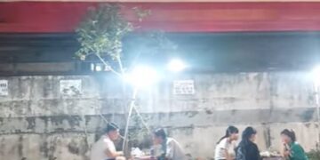 Nơi ngồi lể ốc mà tàu lửa chạy rầm rập trên đầu