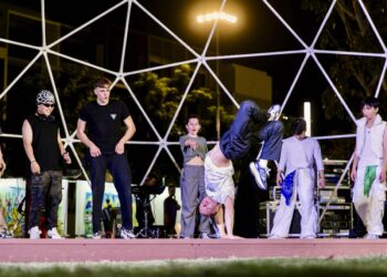 Tắm mưa, tạt lon, làm pizza ở khu vui chơi mới của Sài Gòn