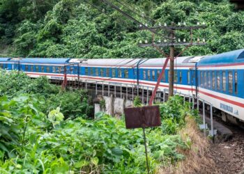 Những chuyến tàu gây kinh ngạc, từ Thụy Sĩ đến Việt Nam