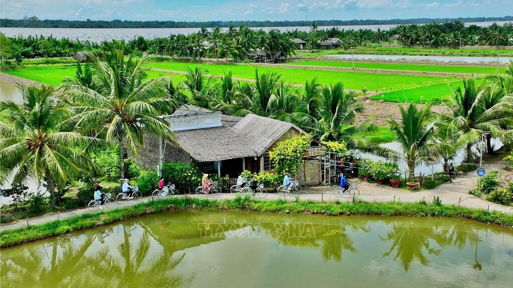 Hấp dẫn điểm du lịch cộng đồng mới nổi Cồn Chim