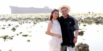 Check-in Ninh Thuận: Tàu biển Phước Dinh, điện gió Đầm Nại gây sốt