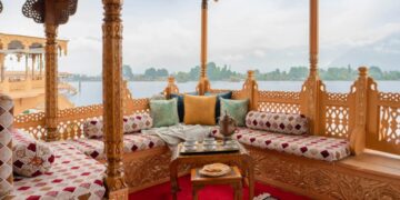 Kashmir: Hành trình ngược dòng lịch sử trên những ‘ngôi nhà biết kể chuyện’