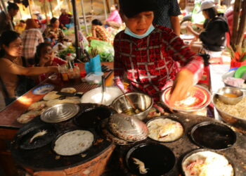 Cái bánh xèo siêu rẻ ở chợ rẻ nhất, chưa từng thấy nơi nào nữa trên xứ Việt