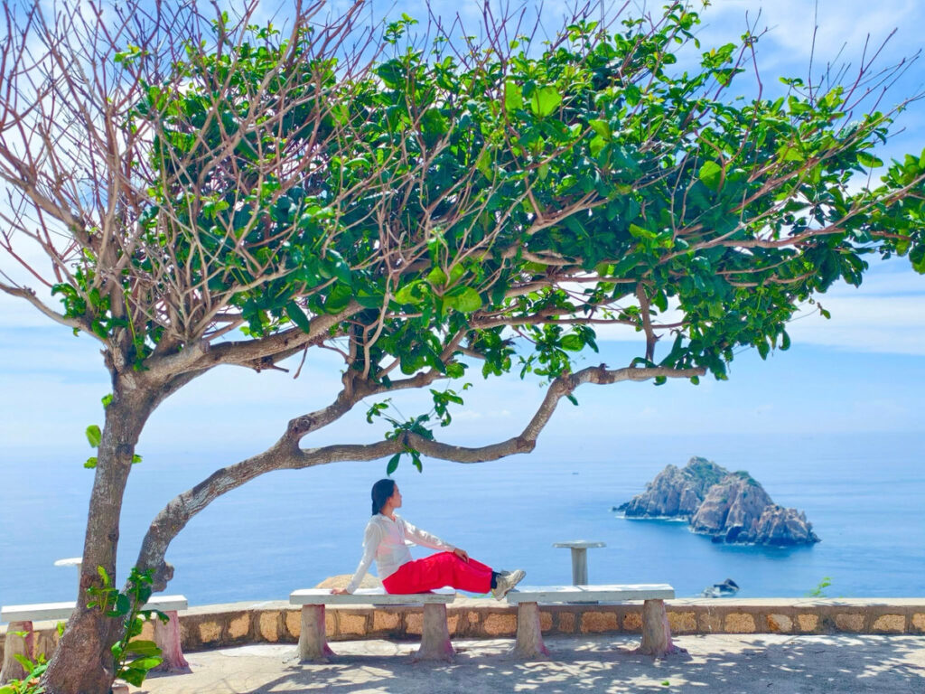 Đảo Bích Đầm “nàng tiên xanh” giữa vịnh Nha Trang