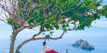 Đảo Bích Đầm “nàng tiên xanh” giữa vịnh Nha Trang