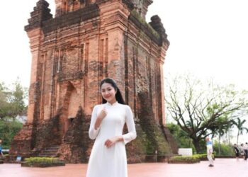 Tân Hoa hậu Việt Nam trong loạt ảnh ‘lăng xê’ du lịch Phú Yên