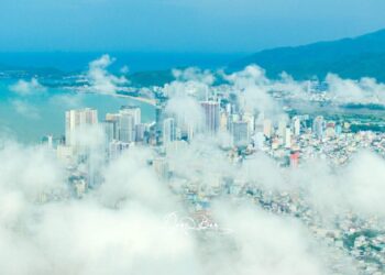 Ngắm Nha Trang trong màn mây