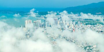 Ngắm Nha Trang trong màn mây