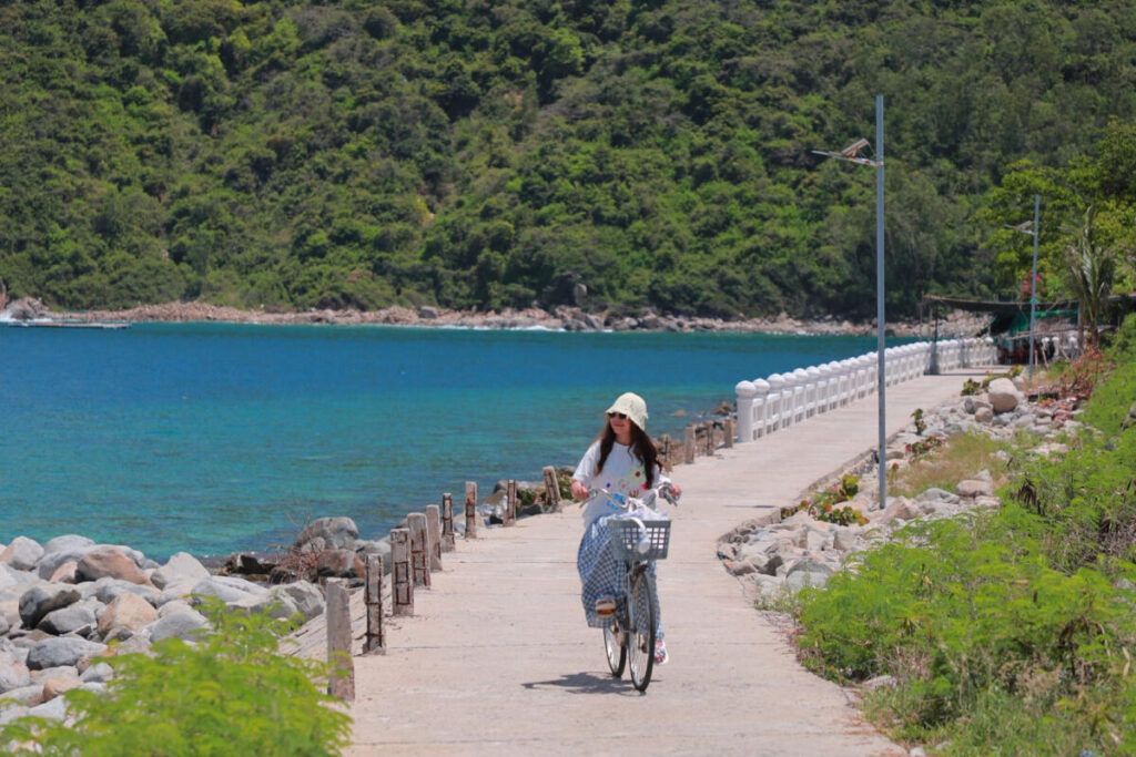 Đảo nhỏ hoang sơ ở Nha Trang, điện ‘chập chờn’ nhưng cảnh đẹp như trong phim