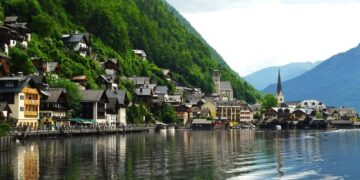 Khám phá thị trấn cổ đẹp như cổ tích ở Áo