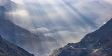 Mùa mây khói trên đỉnh Mã Pí Lèng