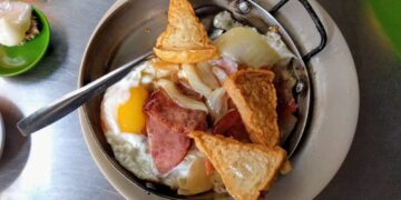 Một ngày đi quán kêu món ngon ở Sài Gòn