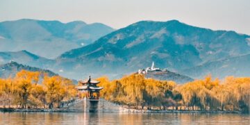 7 điểm đến mùa thu đẹp siêu thực ở Trung Quốc