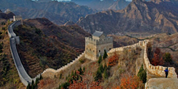 Vạn Lý Trường Thành vào thu góc ngắm lá đỏ ‘triệu view’ không thể bỏ lỡ