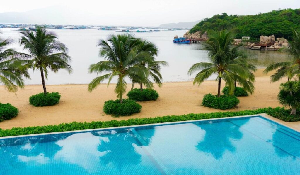 Resort thuê trọn đảo đầu tiên tại Việt Nam