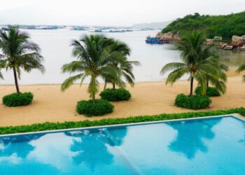 Resort thuê trọn đảo đầu tiên tại Việt Nam