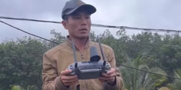 Những câu chuyện đẹp trên bùn lũ miền Trung