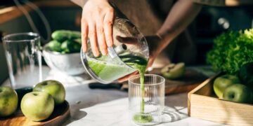 Nước ép rau củ quả, không phải cứ xay ra uống thoải mái