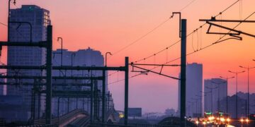 Vẻ đẹp khác biệt của hoàng hôn siêu đô thị Sài Gòn